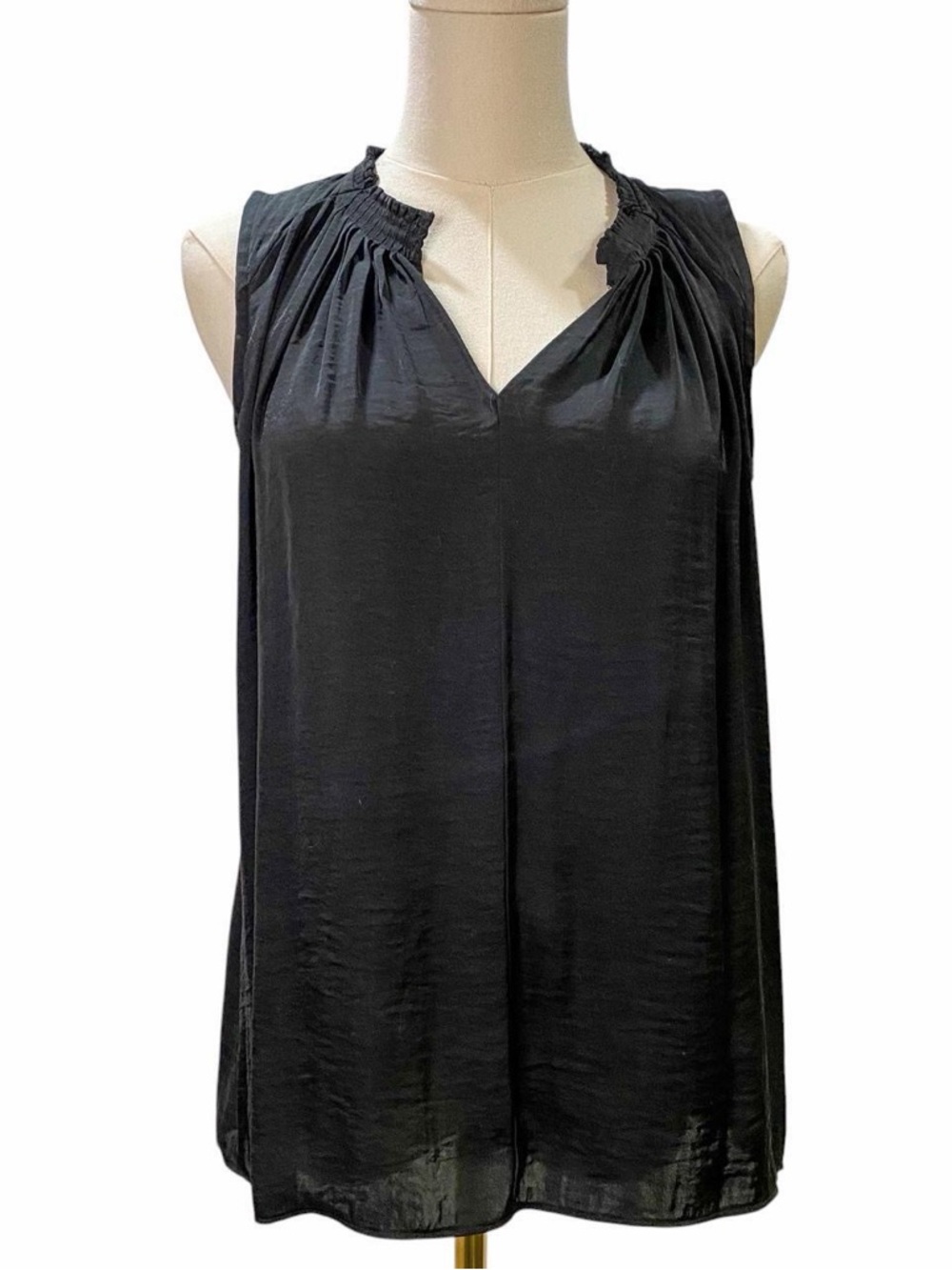 ✨SOLD✨Simply Vera Wang Black Tank Top